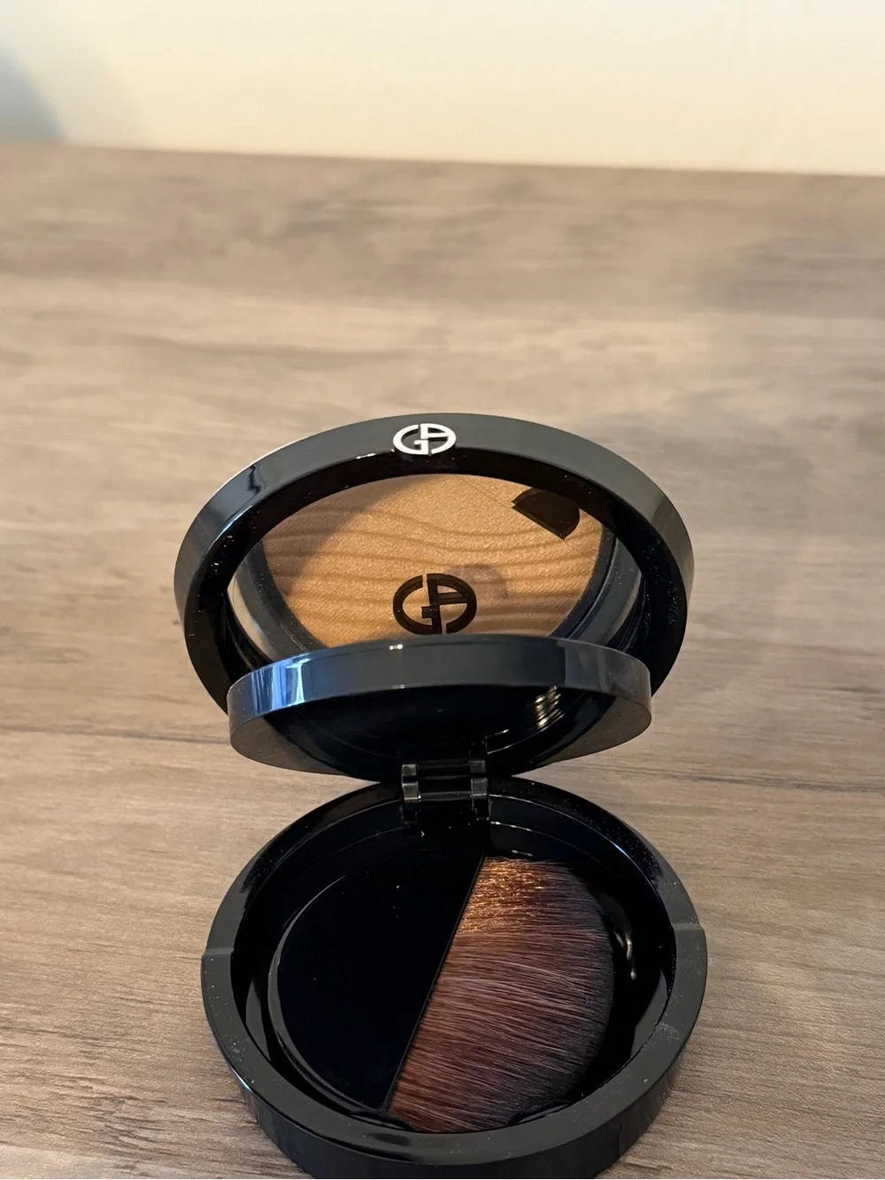 Giorgio Armani -Luminous Silk Glow Fusion Powder- shade 6.5